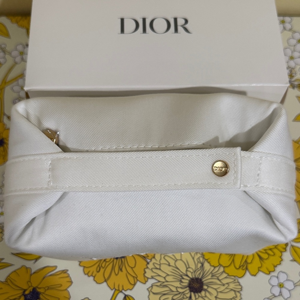 Dior Elegant White Cosmetic Case Dior mini Handbag Dior Clutch Gift ready Dior - Picture 8 of 12